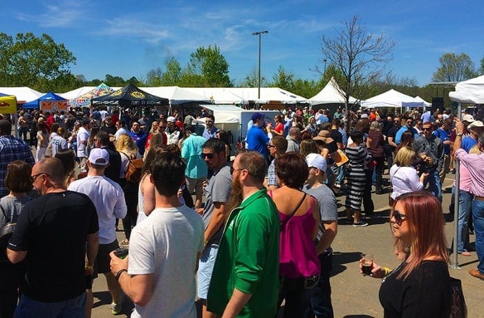 crowd at Charlotte Moo and Brew festival