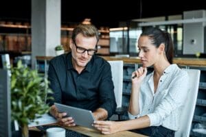 CFO and controller discuss accounts payable KPIs